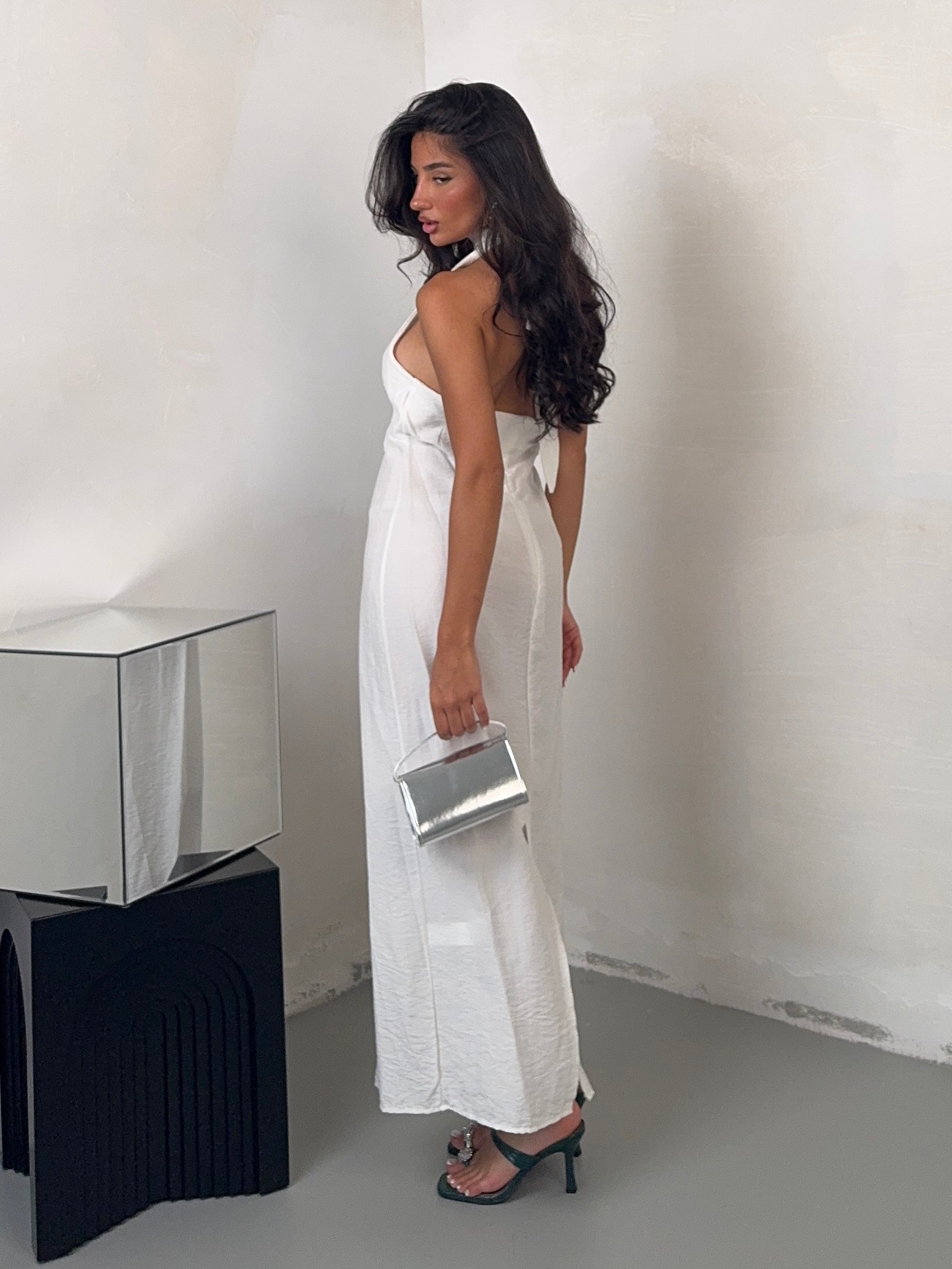 DRESS PRETTY WOMAN