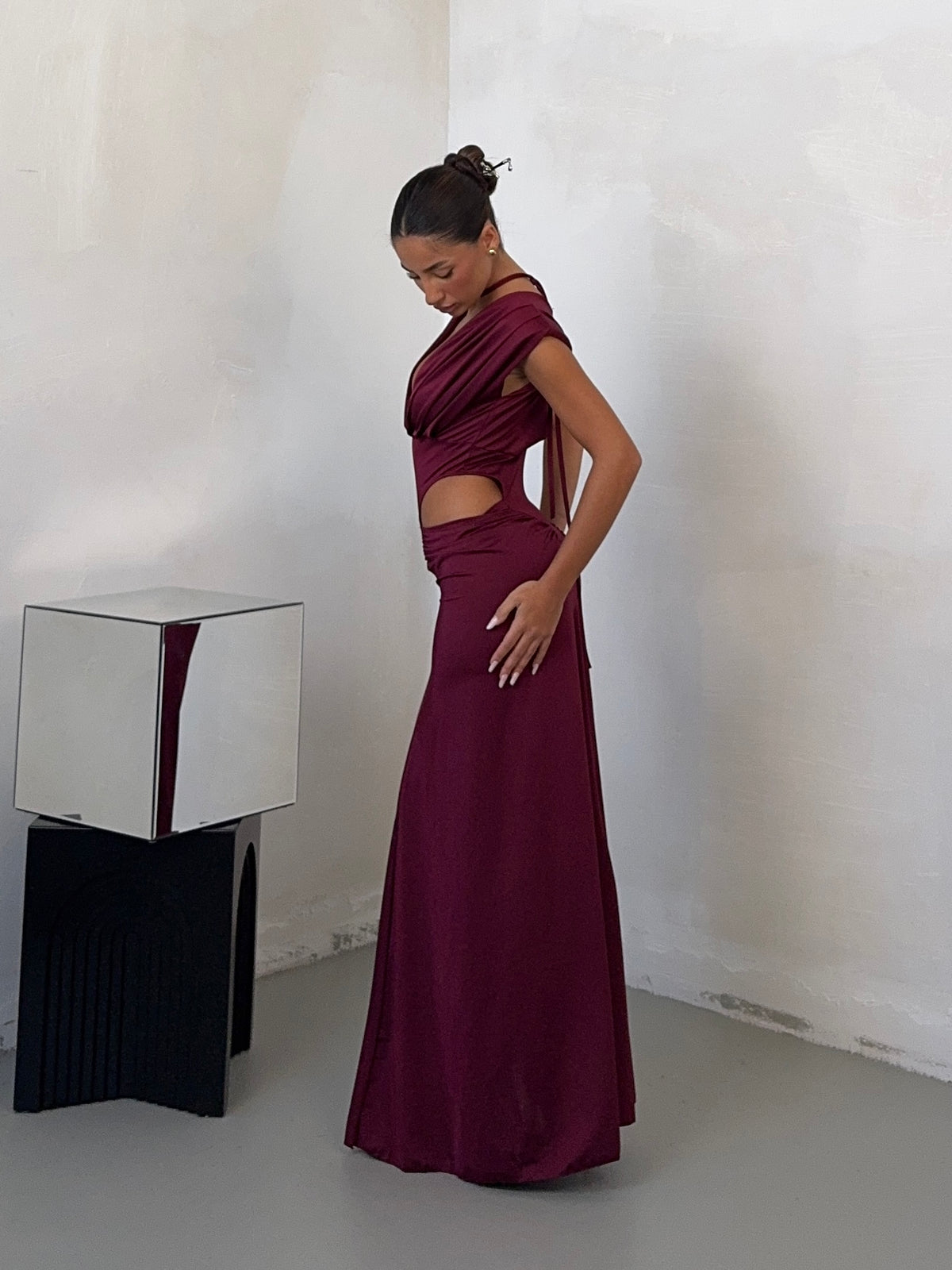 DRESS CUT OUT