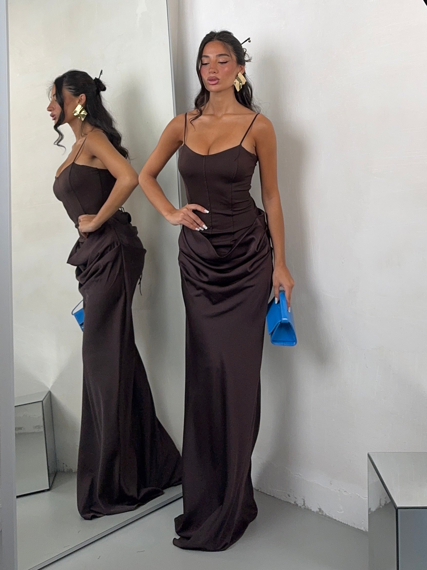 DRESS STATUE