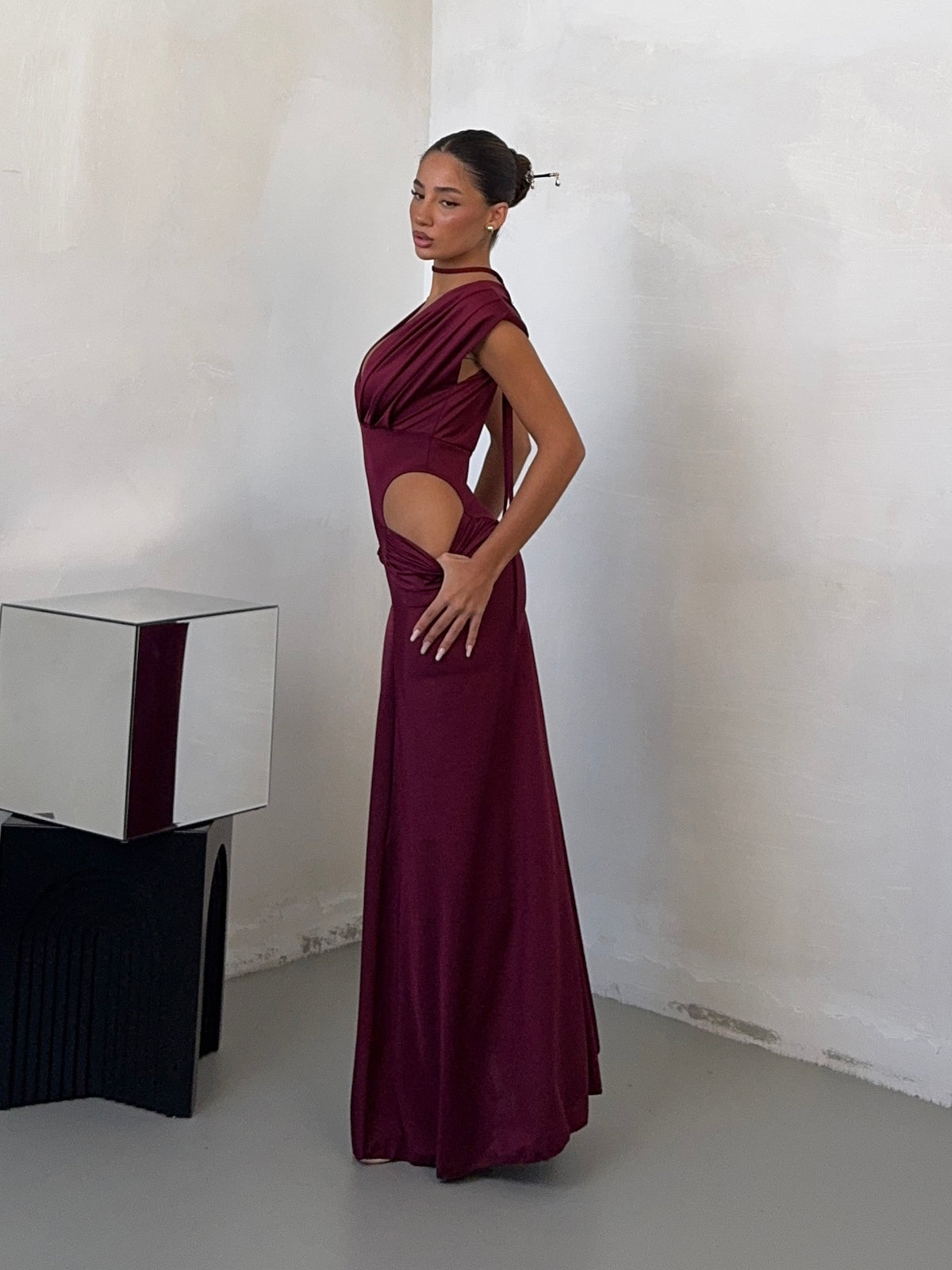 DRESS CUT OUT