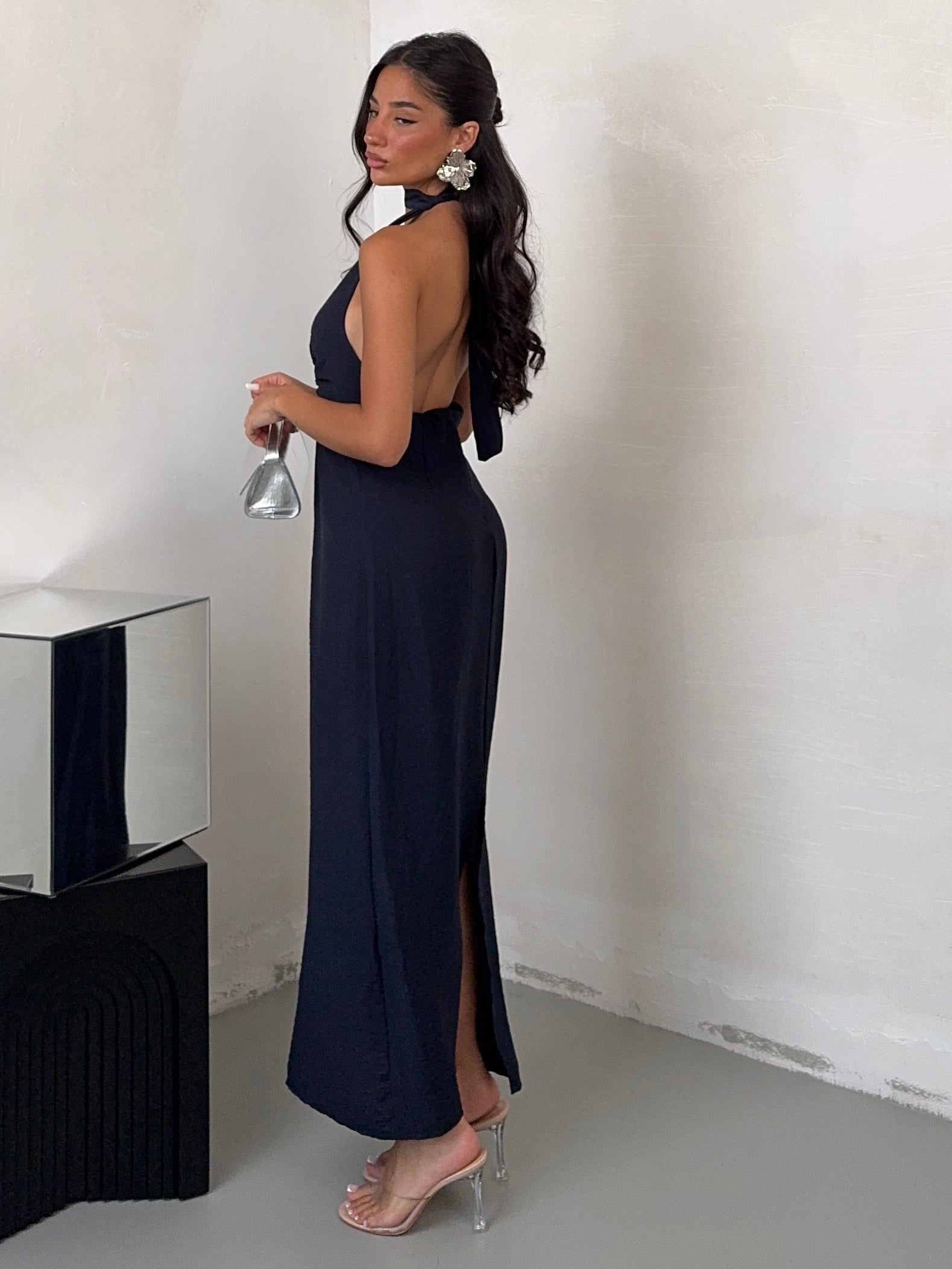 DRESS PRETTY WOMAN