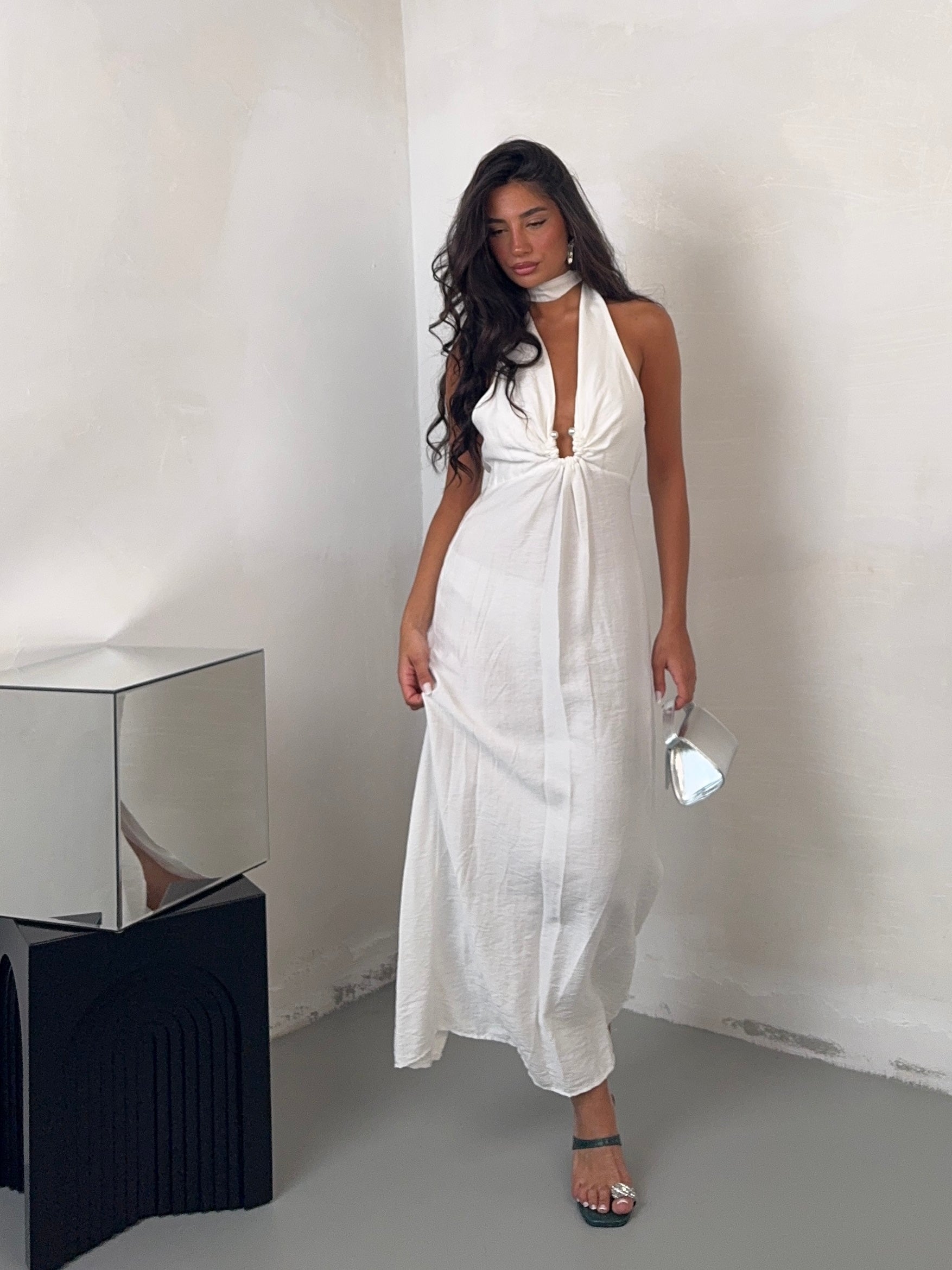 DRESS PRETTY WOMAN