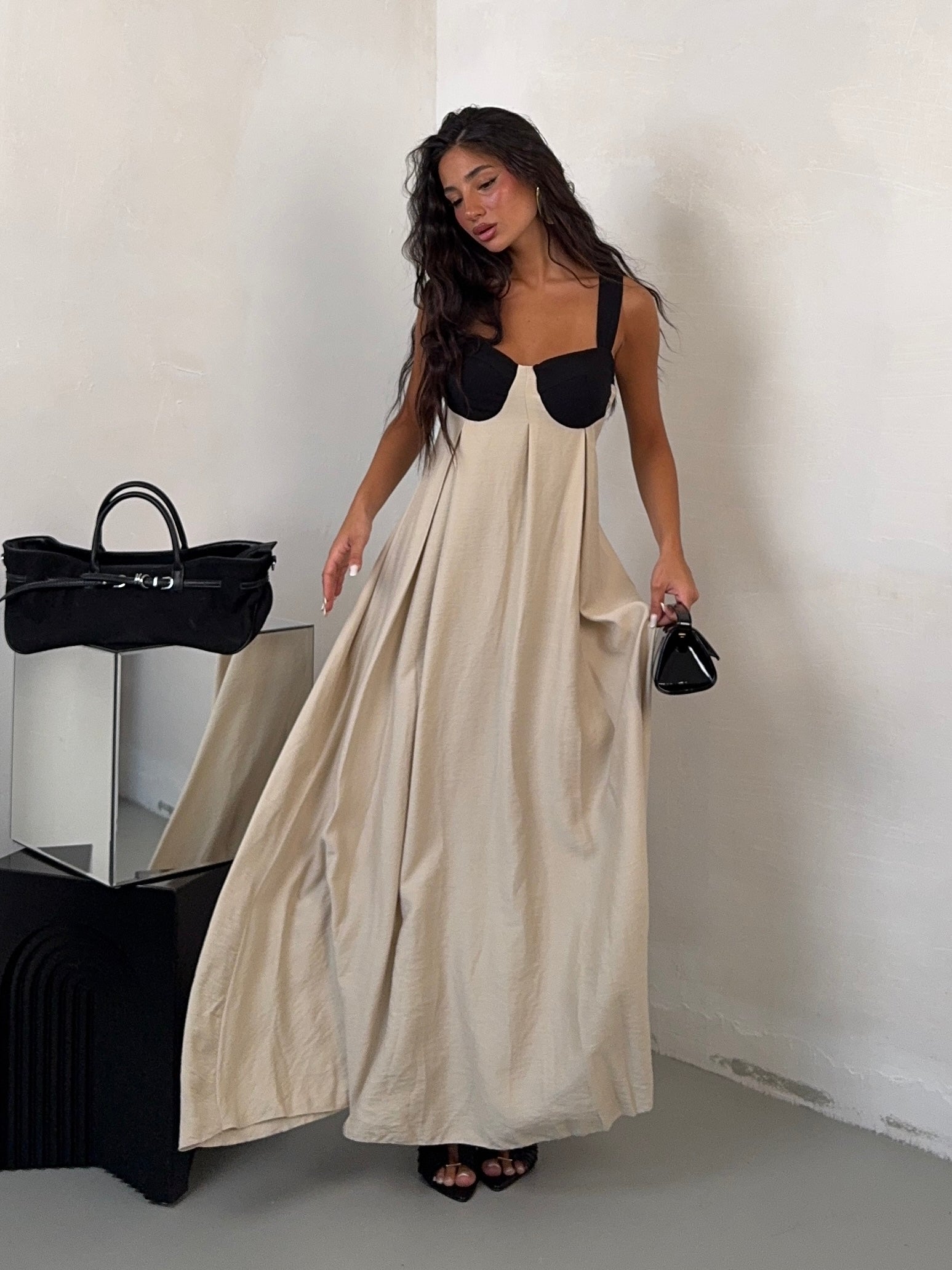 DRESS INTENSE