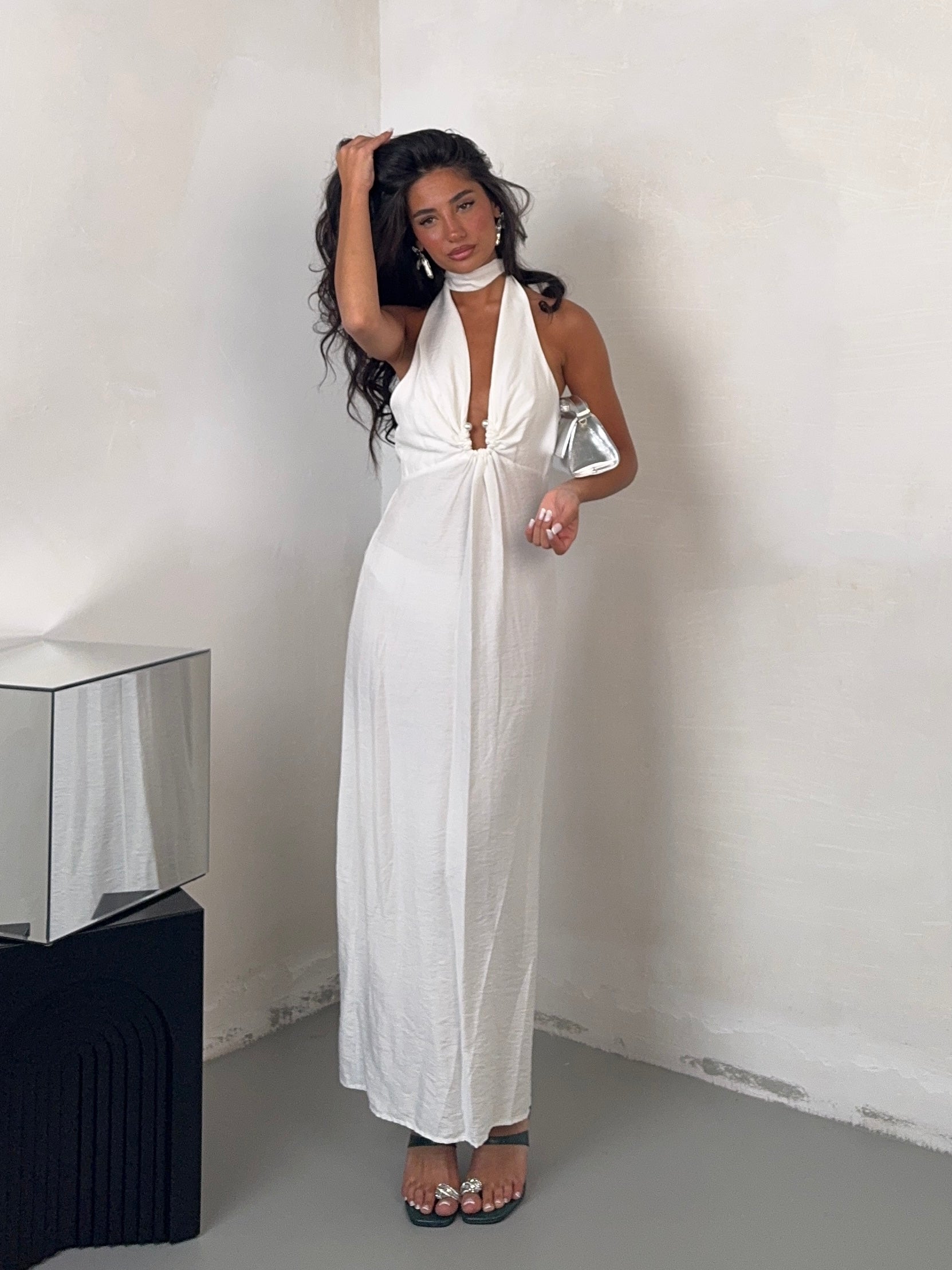 DRESS PRETTY WOMAN