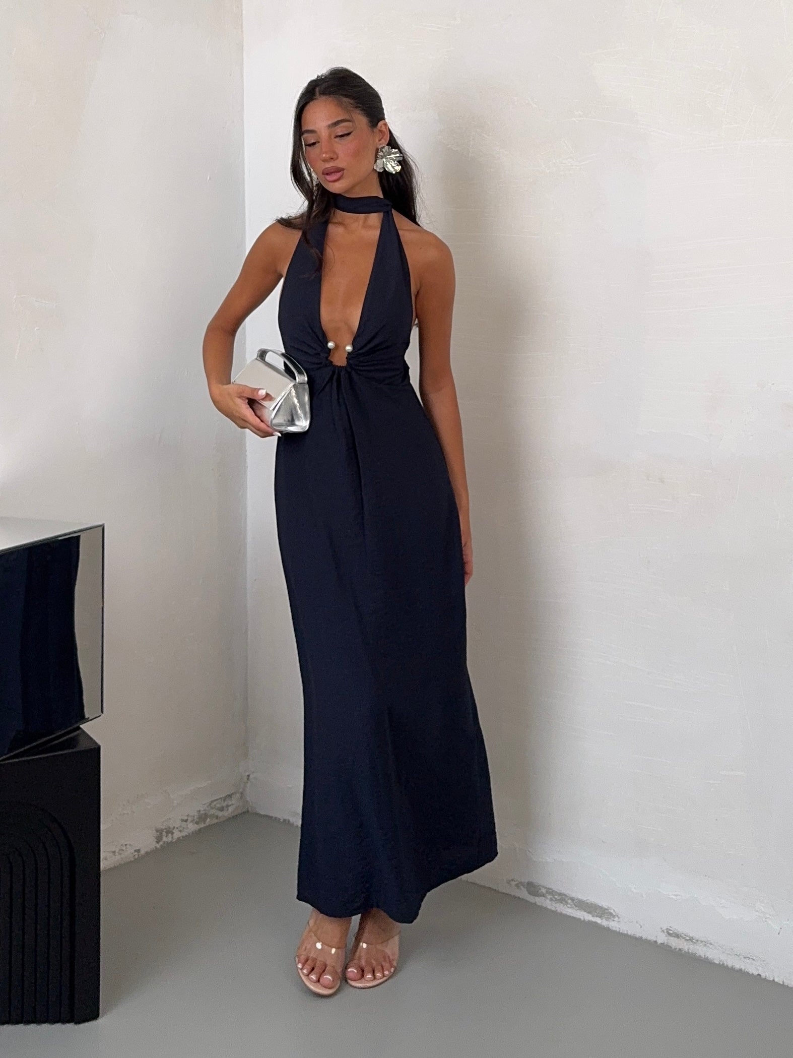 DRESS PRETTY WOMAN