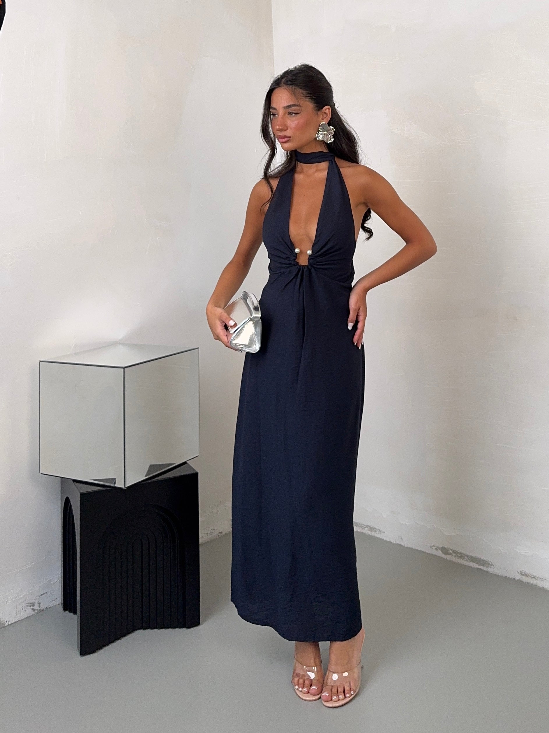 DRESS PRETTY WOMAN