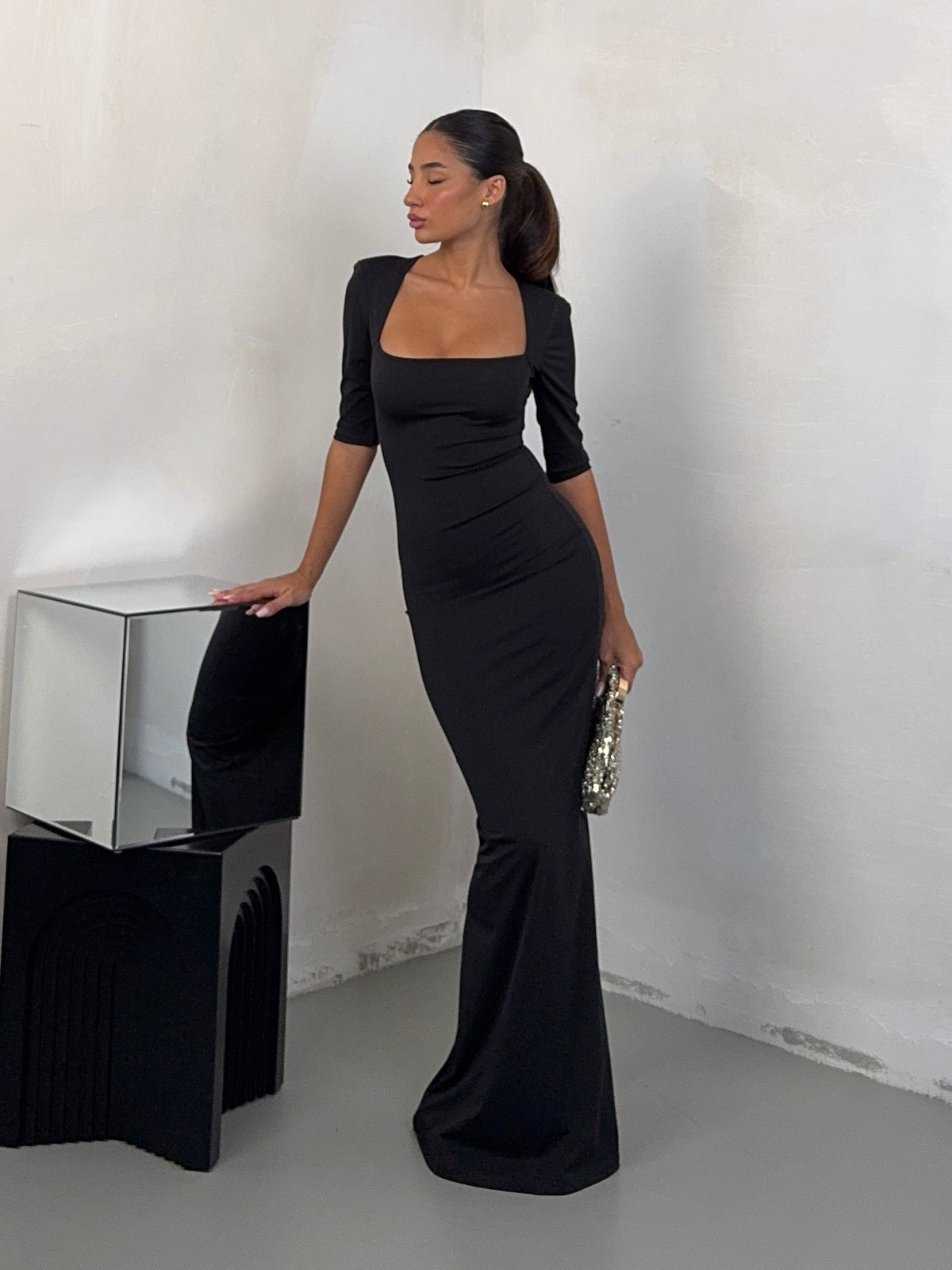 DRESS MORTICIAN