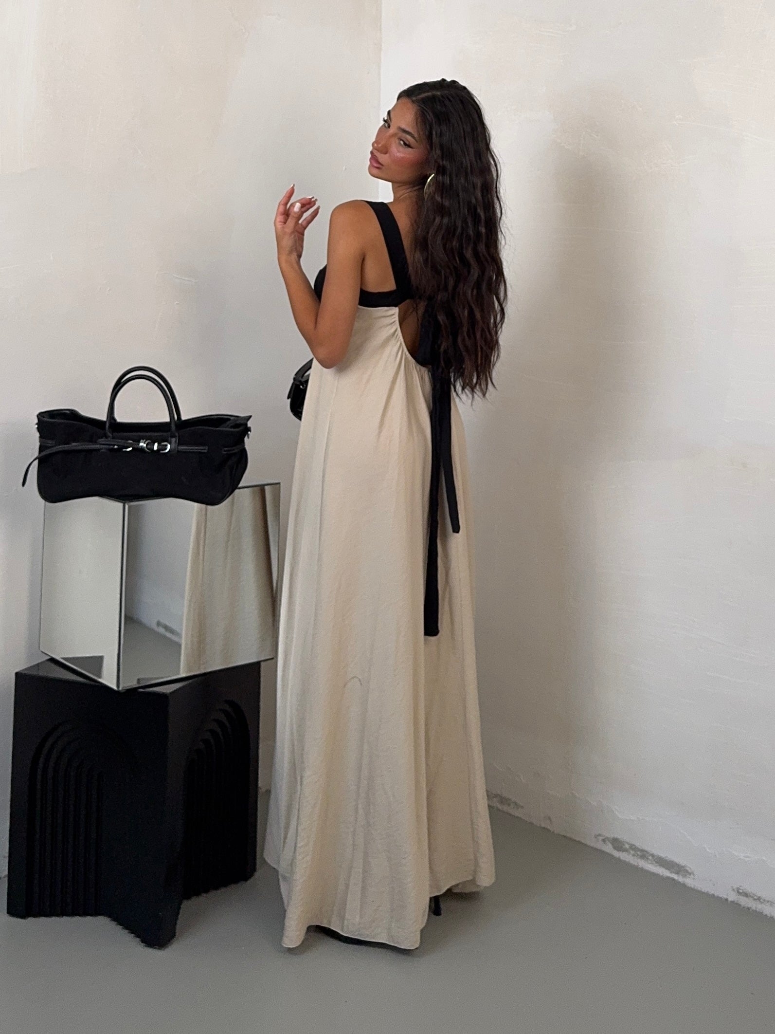 DRESS INTENSE