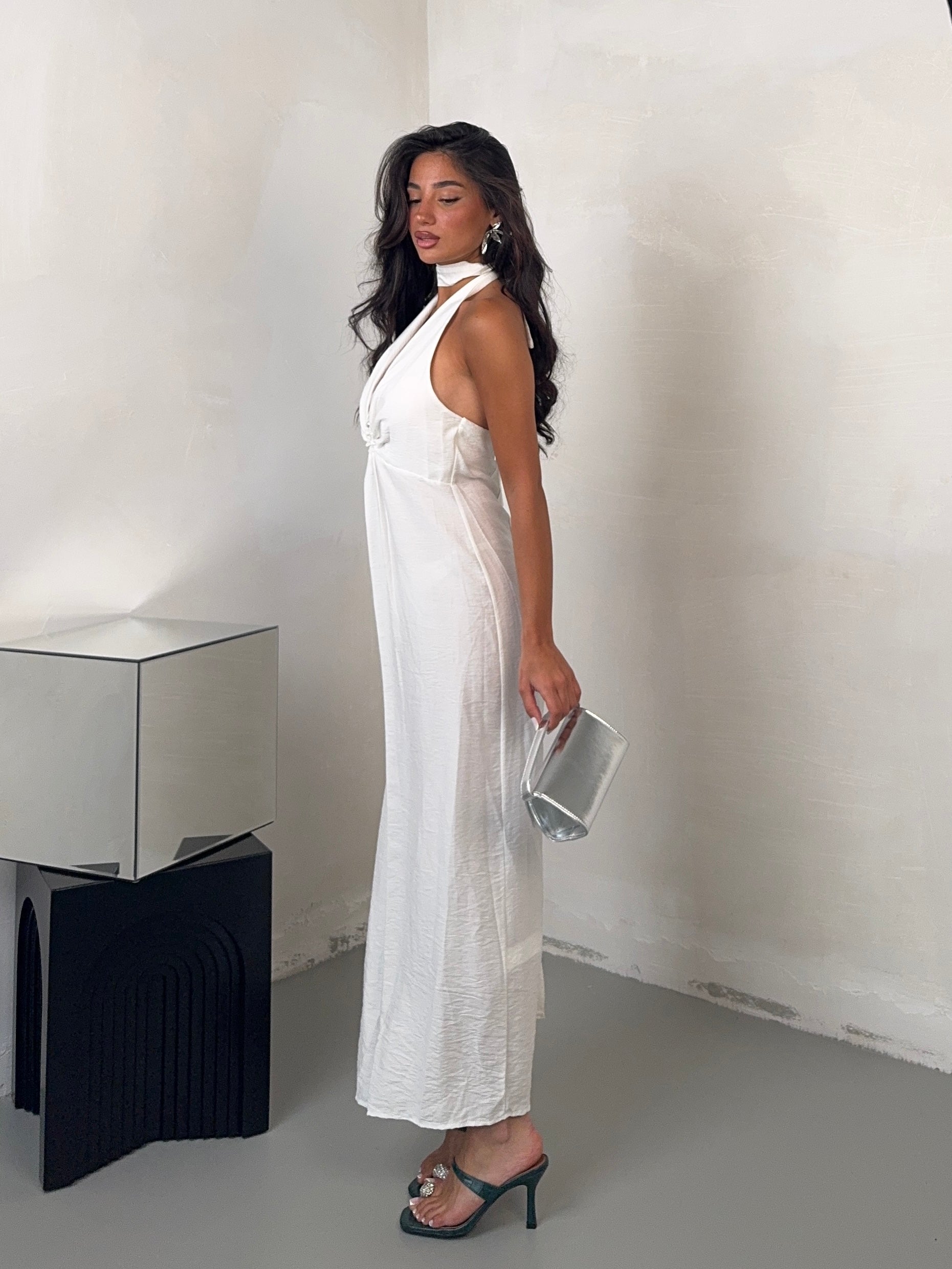 DRESS PRETTY WOMAN