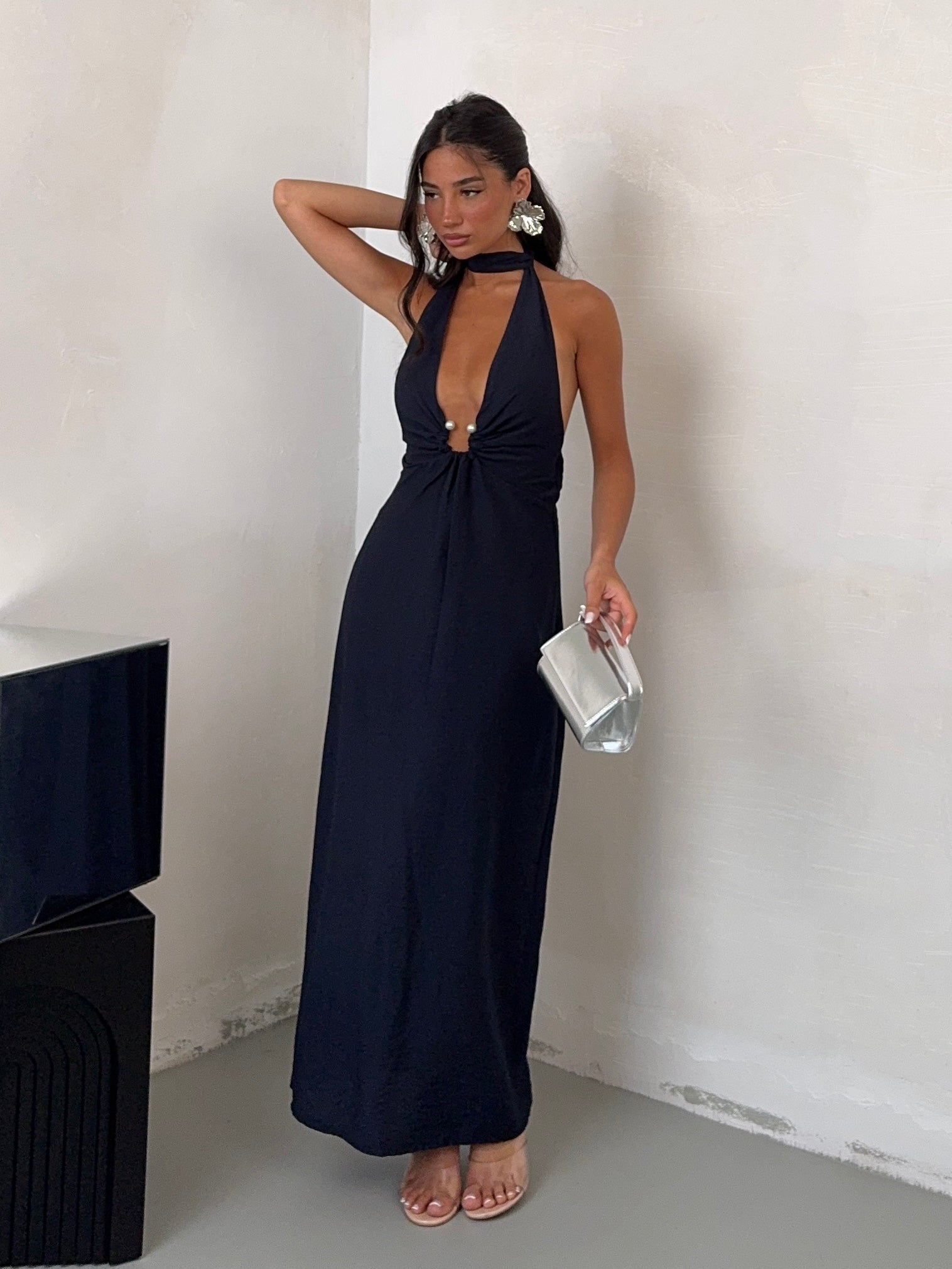 DRESS PRETTY WOMAN