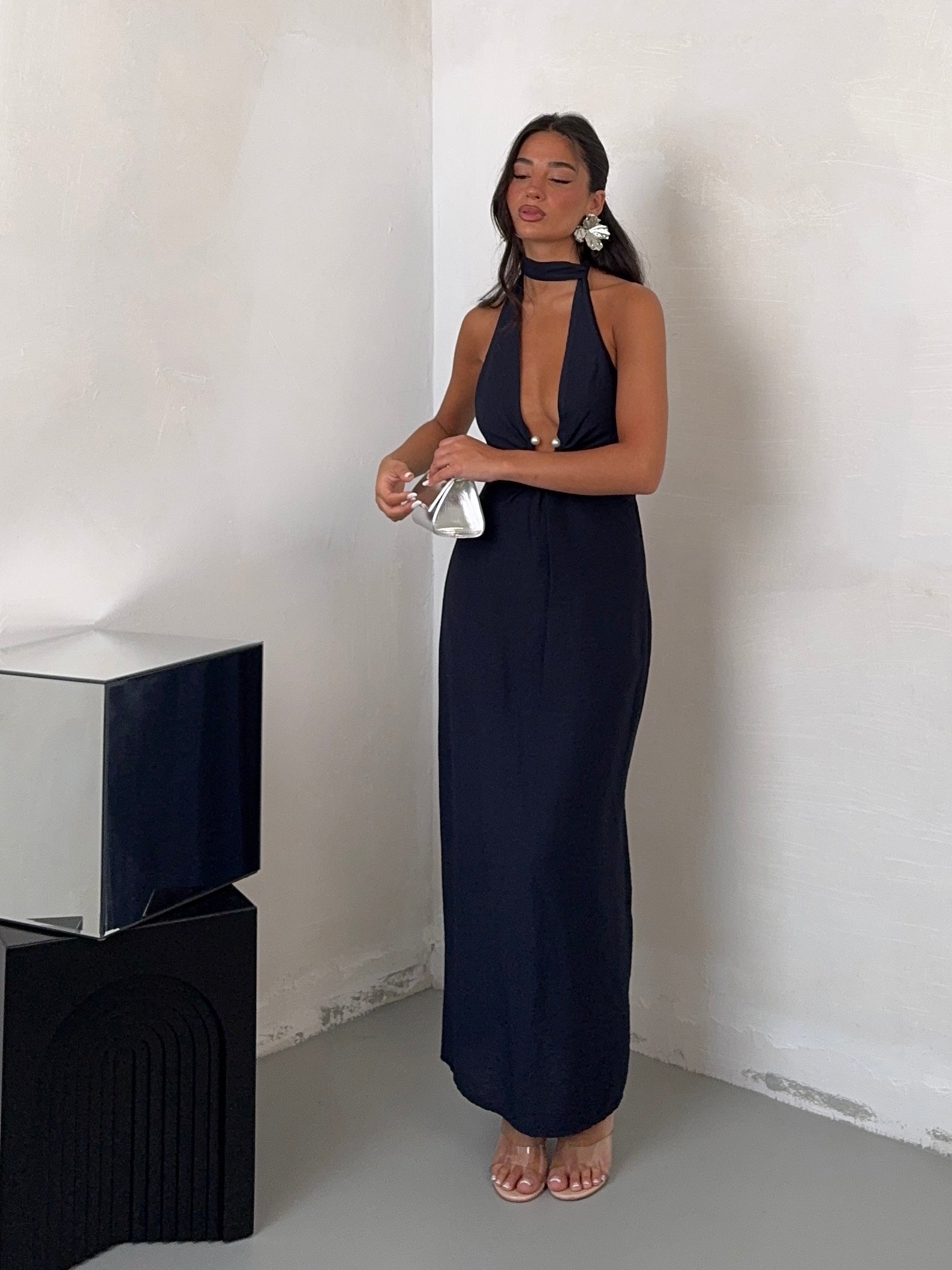DRESS PRETTY WOMAN