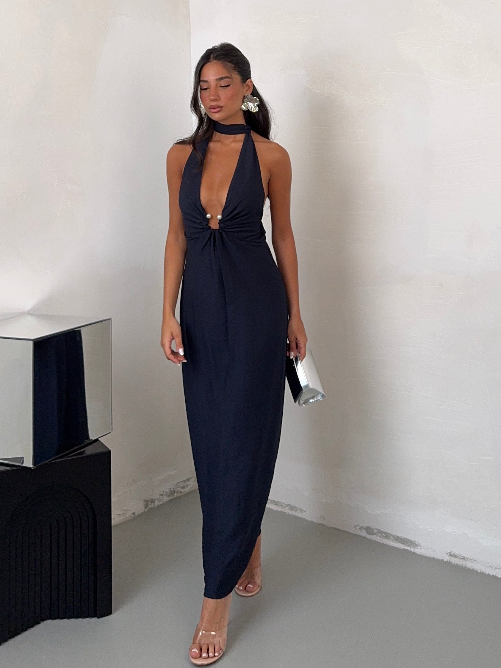 DRESS PRETTY WOMAN