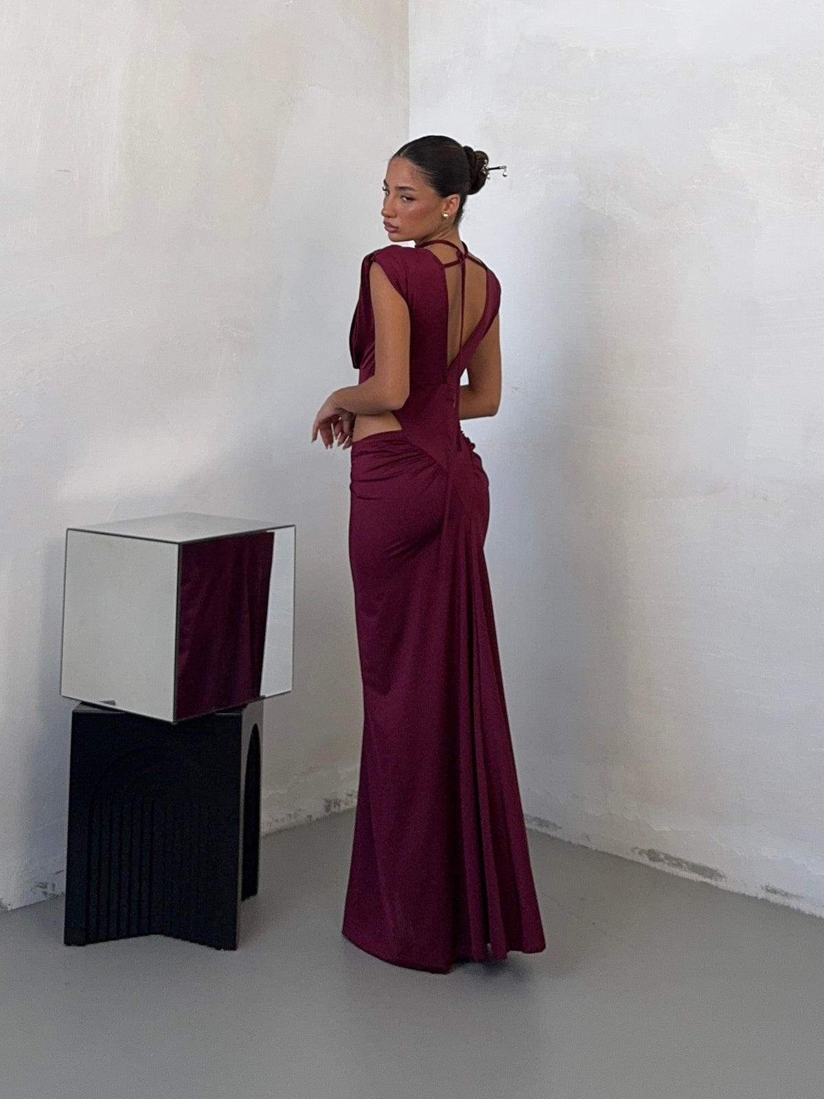 DRESS CUT OUT