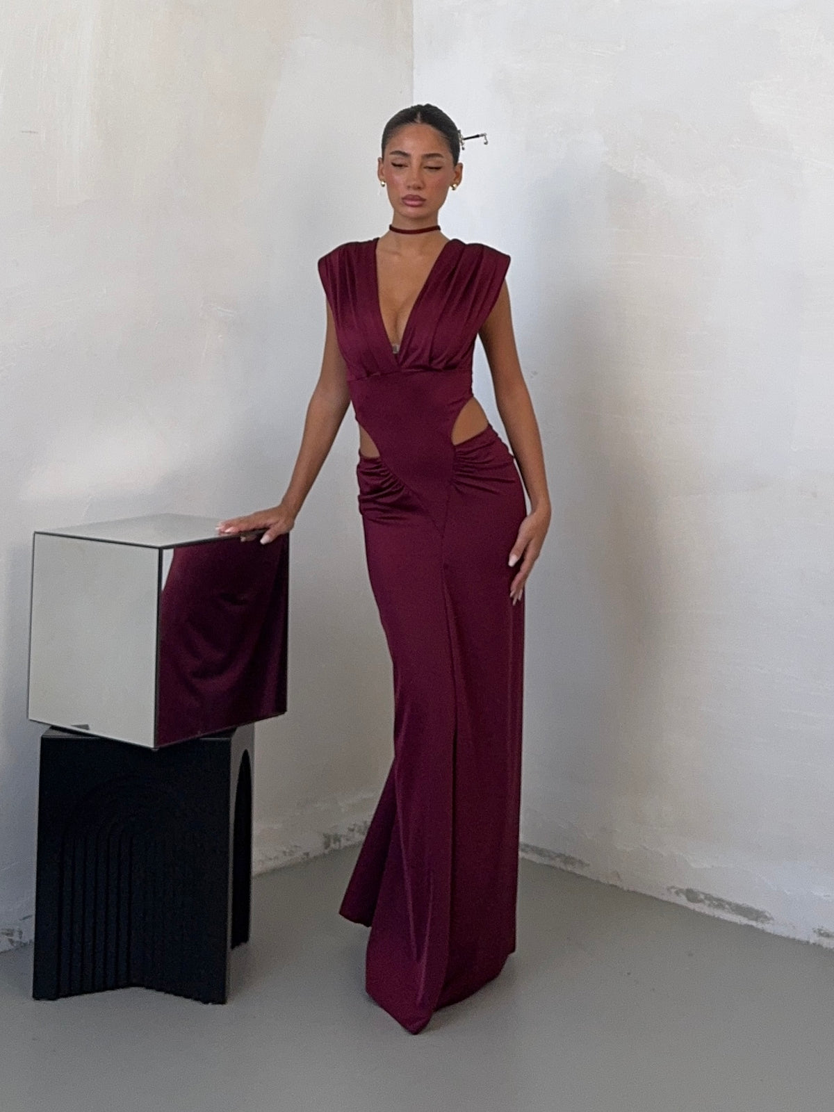 DRESS CUT OUT