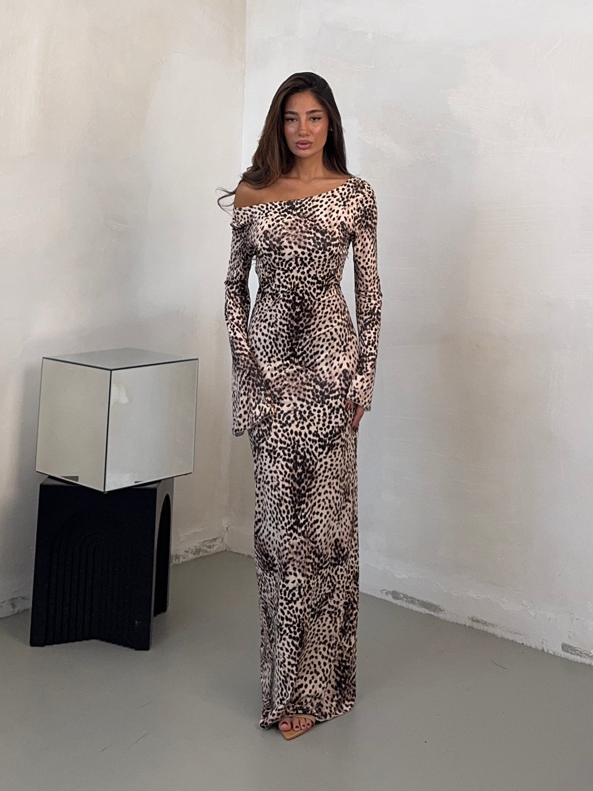 DRESS LEOPARD MOVES
