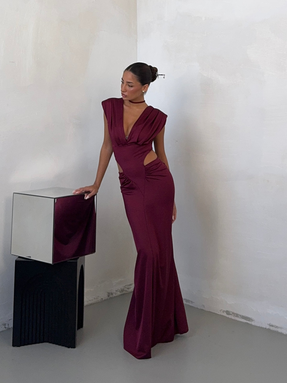 DRESS CUT OUT