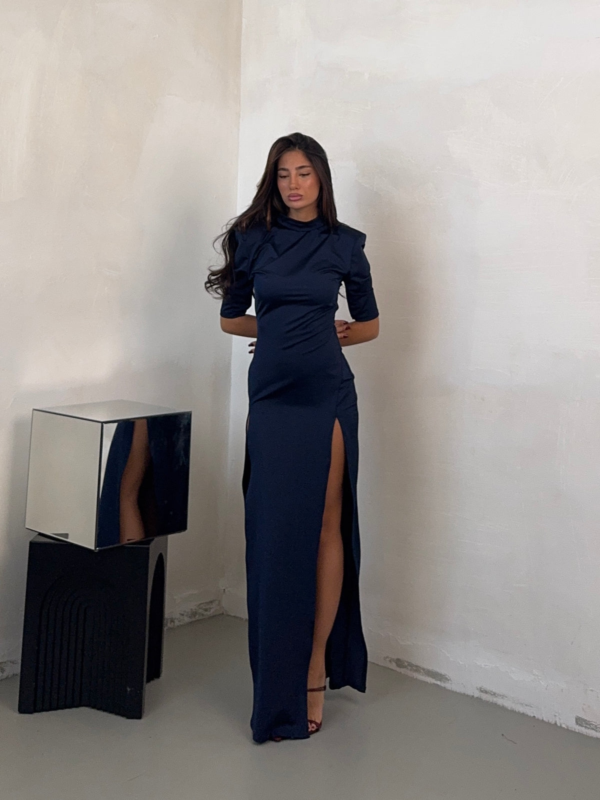 DRESS VERSUS