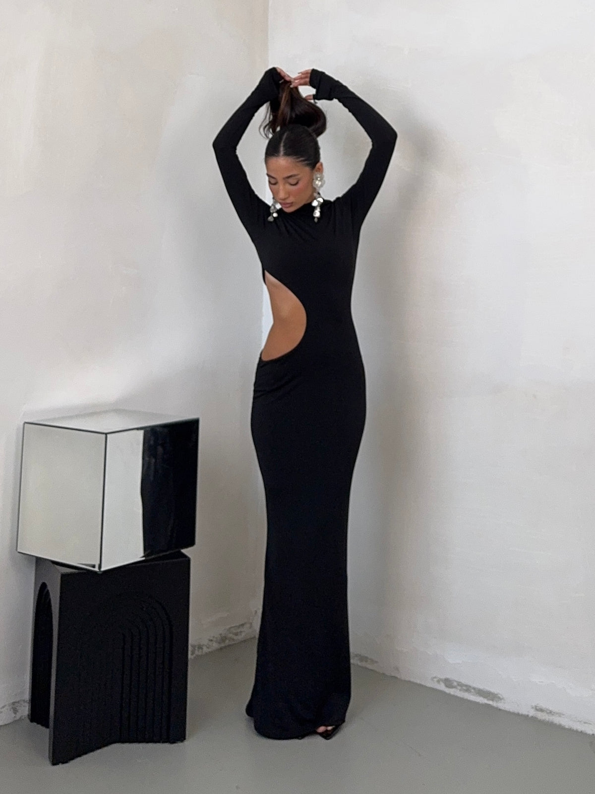 DRESS OPEN SIDED