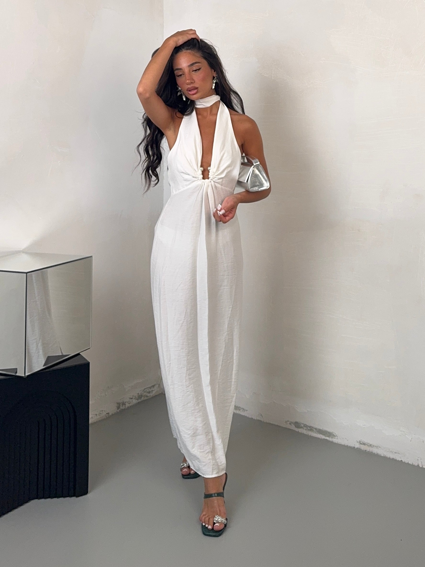 DRESS PRETTY WOMAN
