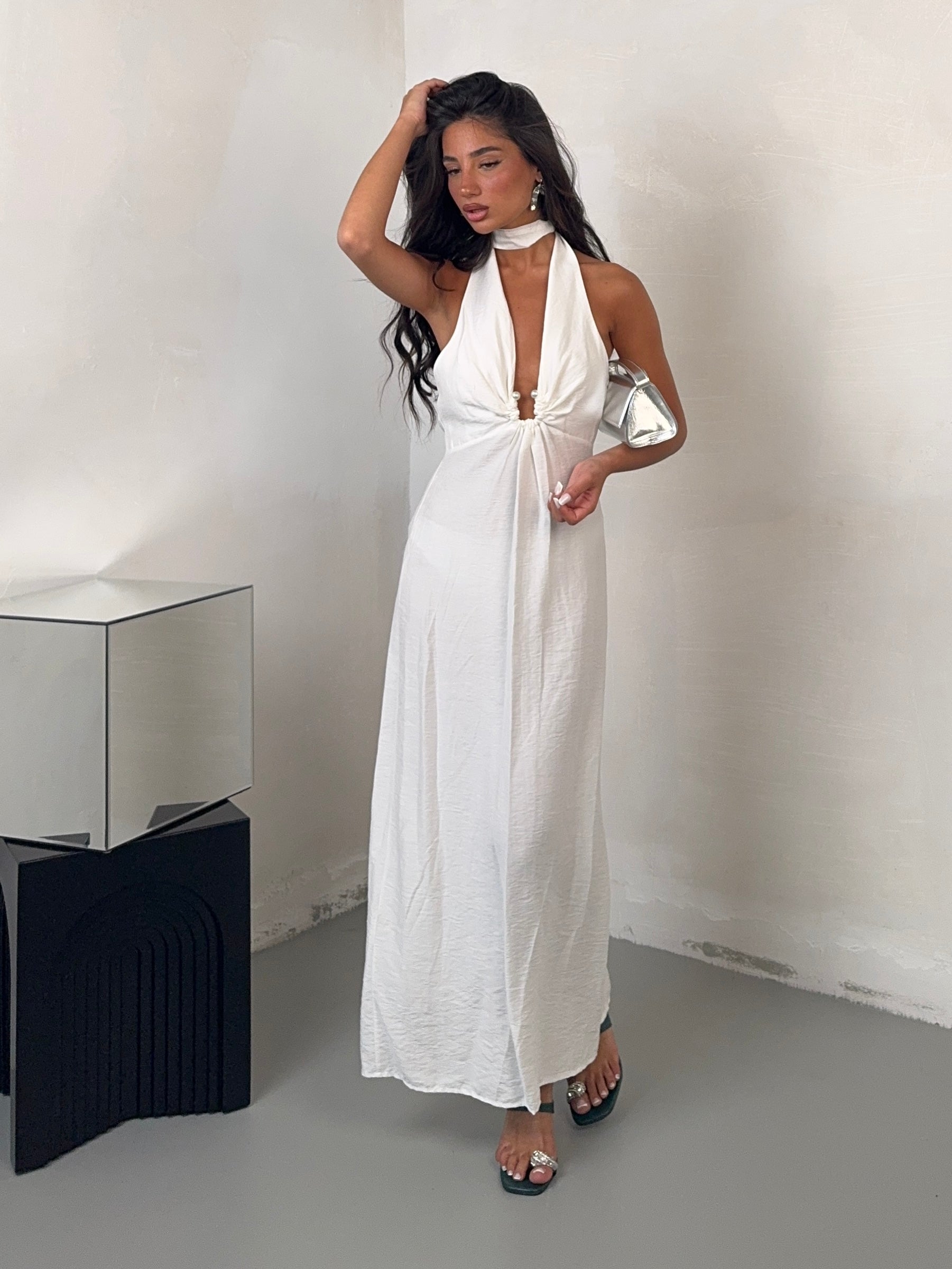 DRESS PRETTY WOMAN
