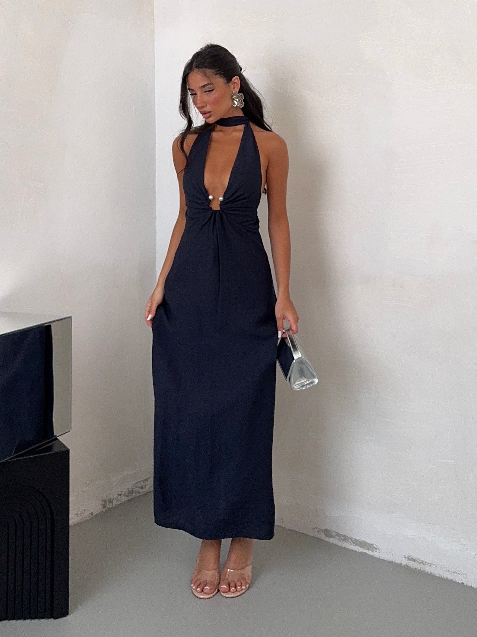 DRESS PRETTY WOMAN
