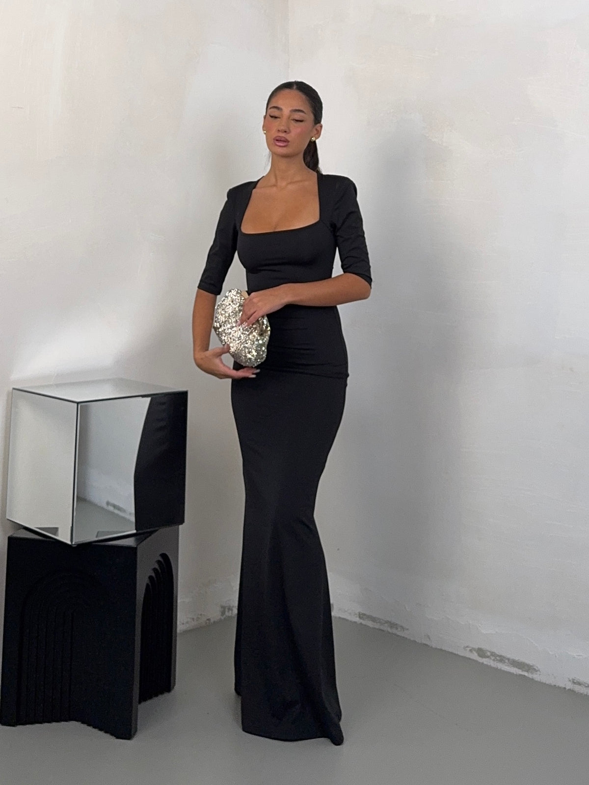 DRESS MORTICIAN