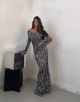 DRESS ZEBRA MOVES