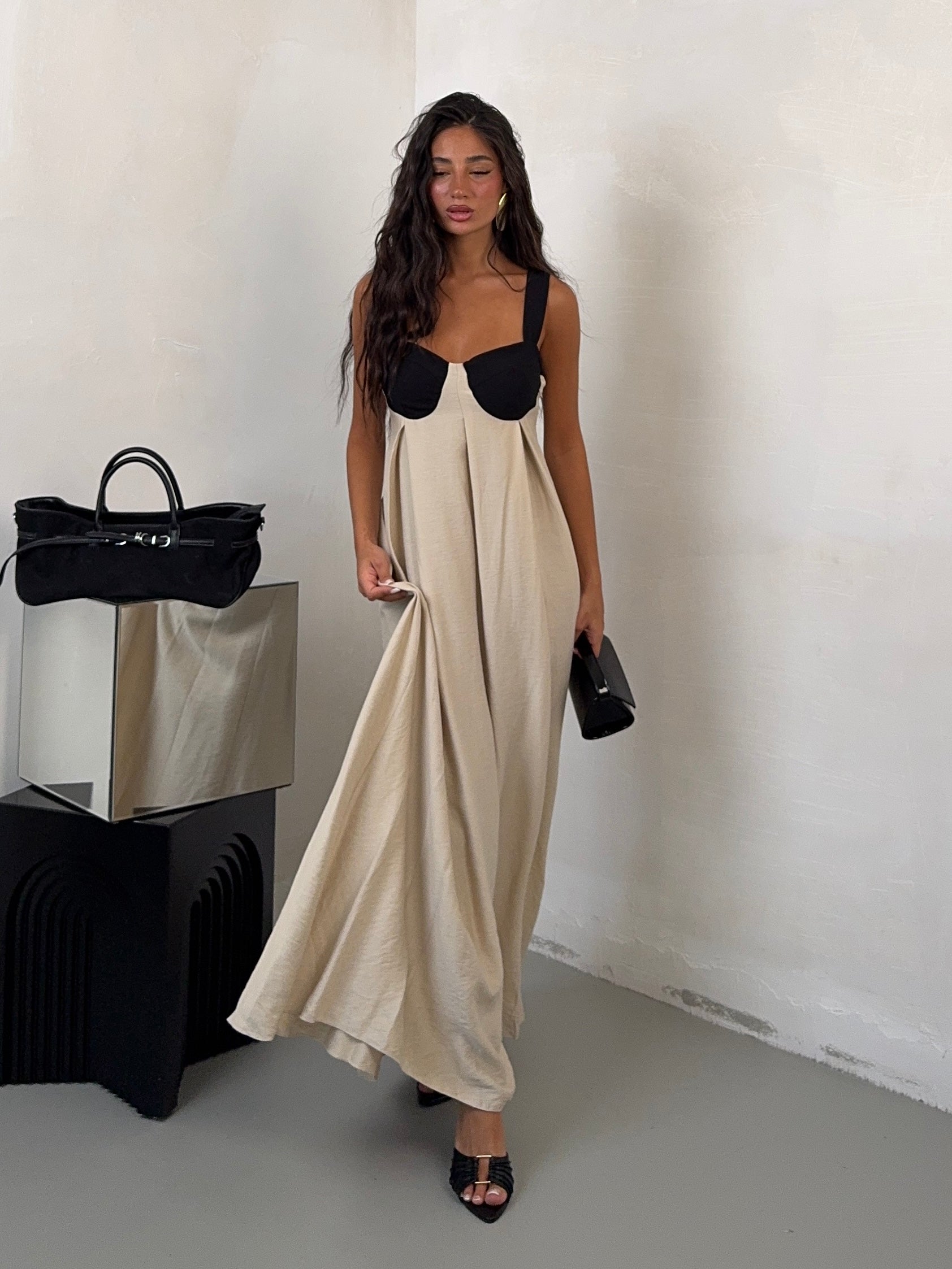 DRESS INTENSE